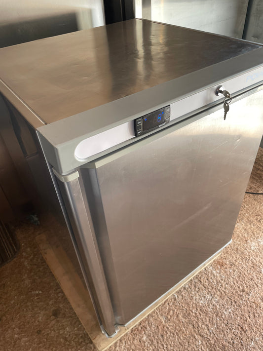 Polar Under-counter fridge
