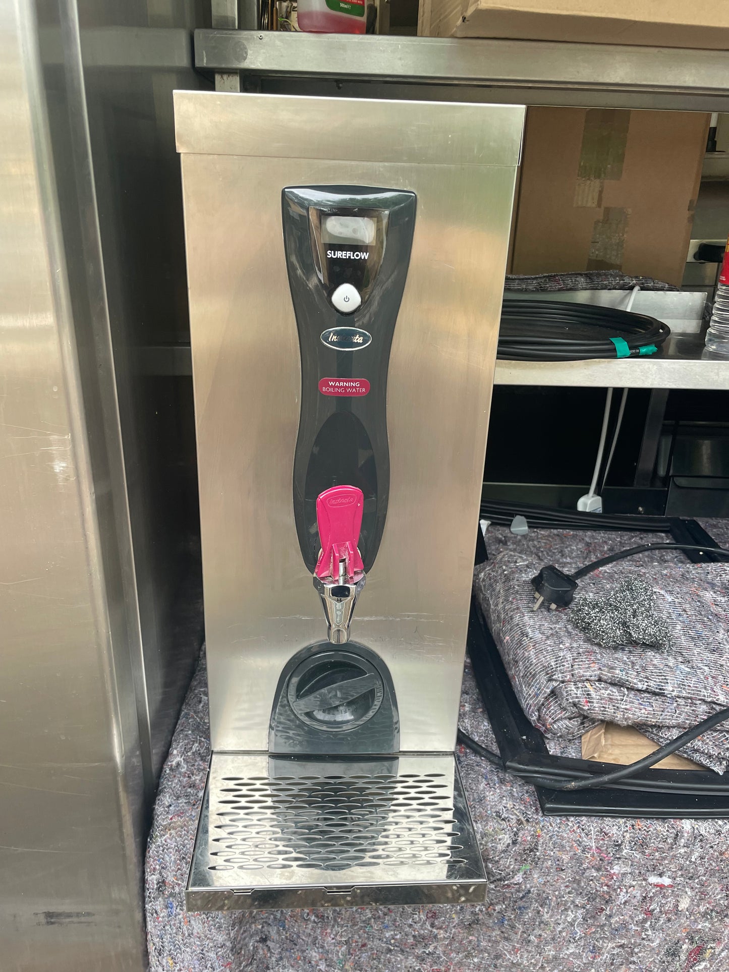Instanta water Boiler